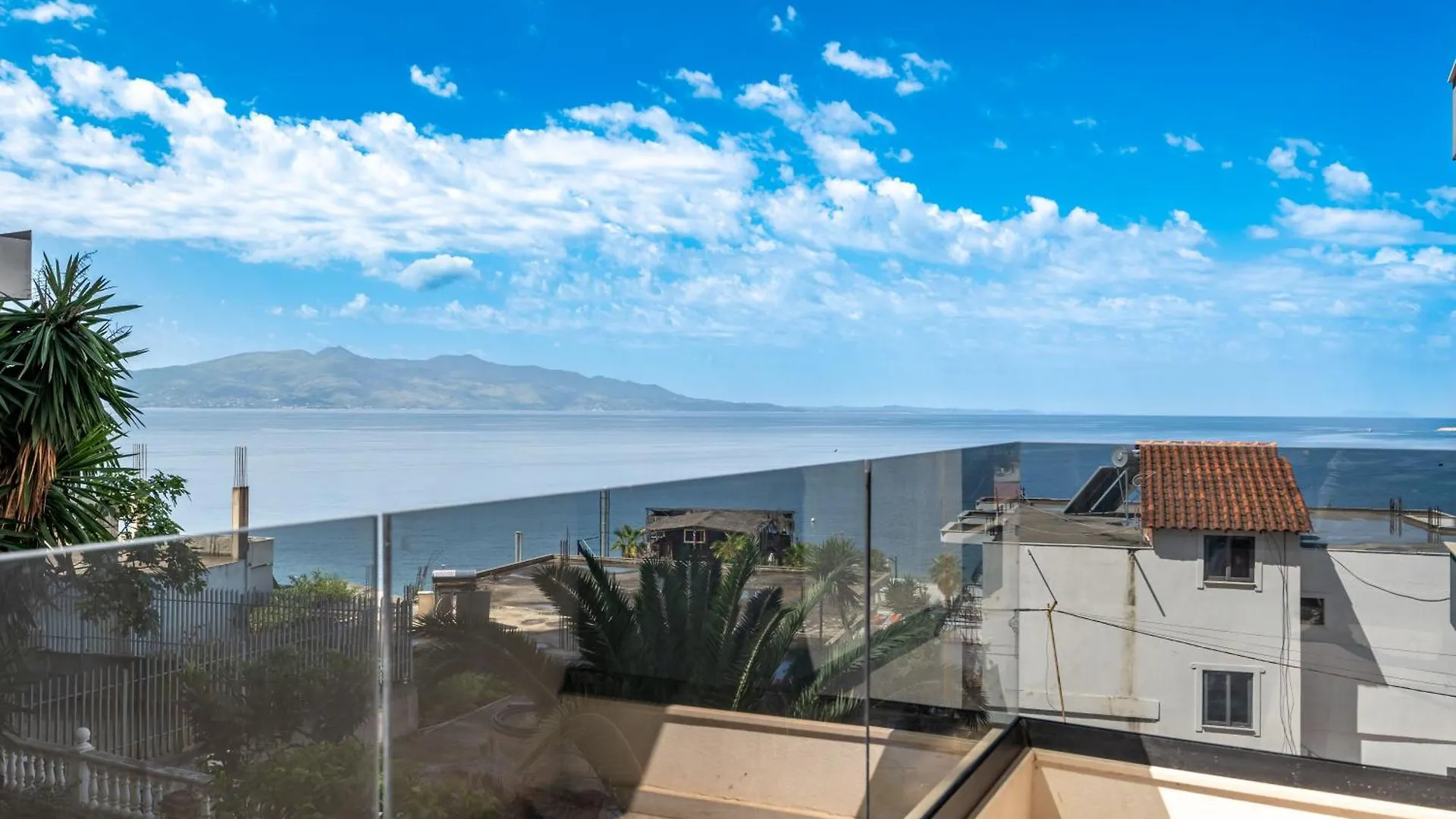 Golden Sun Rooms Sarandë 0*,  アルバニア
