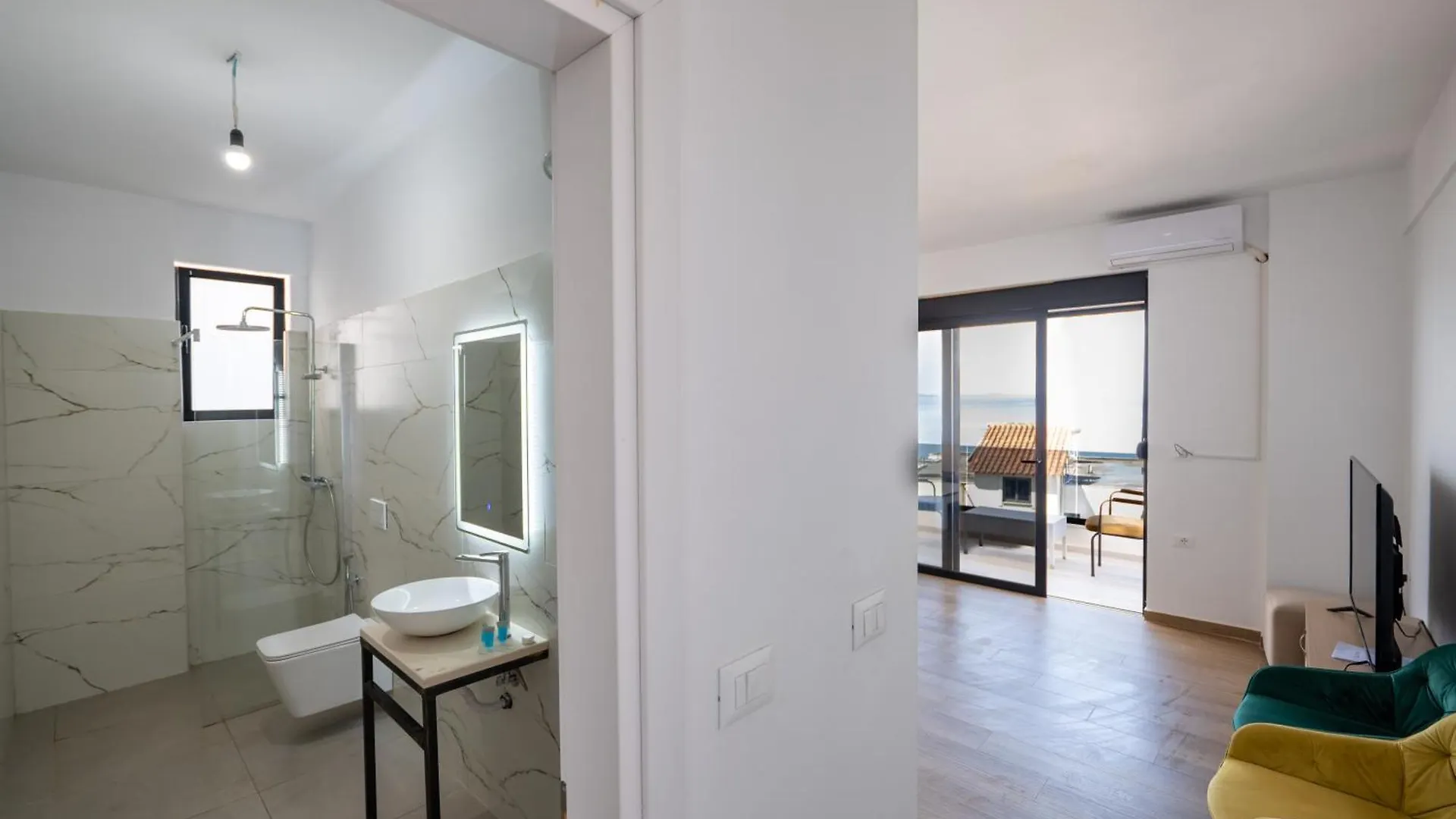 Golden Sun Rooms Sarandë