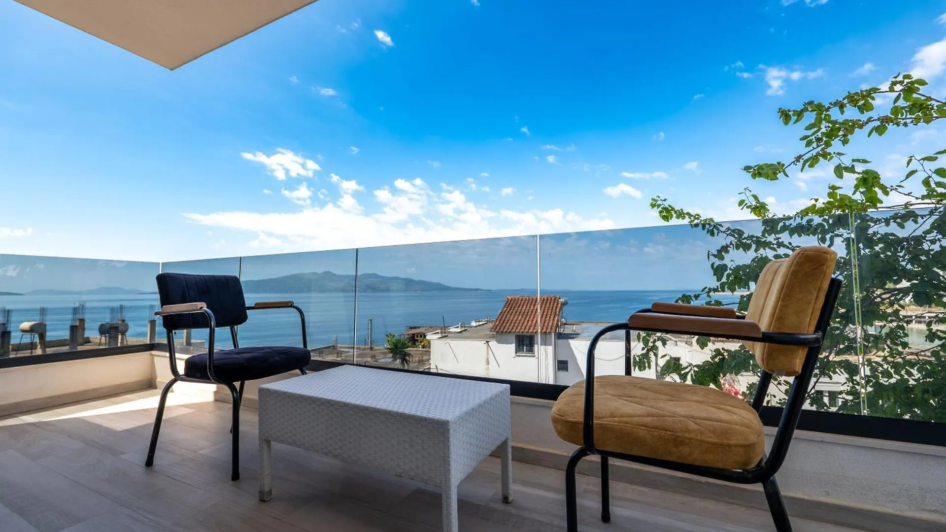 アパート Golden Sun Rooms Sarandë アルバニア