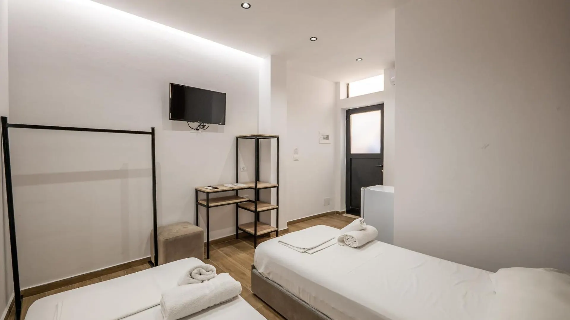 Golden Sun Rooms Sarandë Albanië