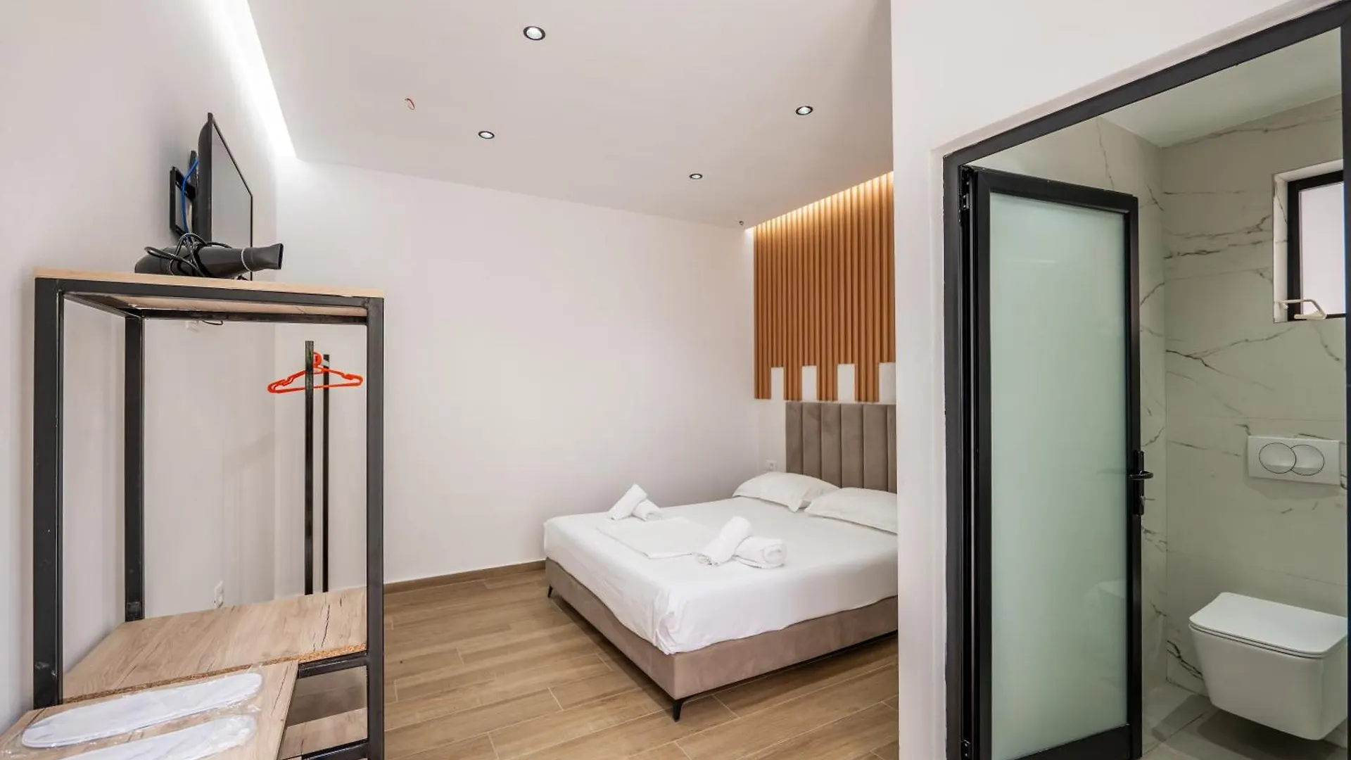 アパート Golden Sun Rooms Sarandë
