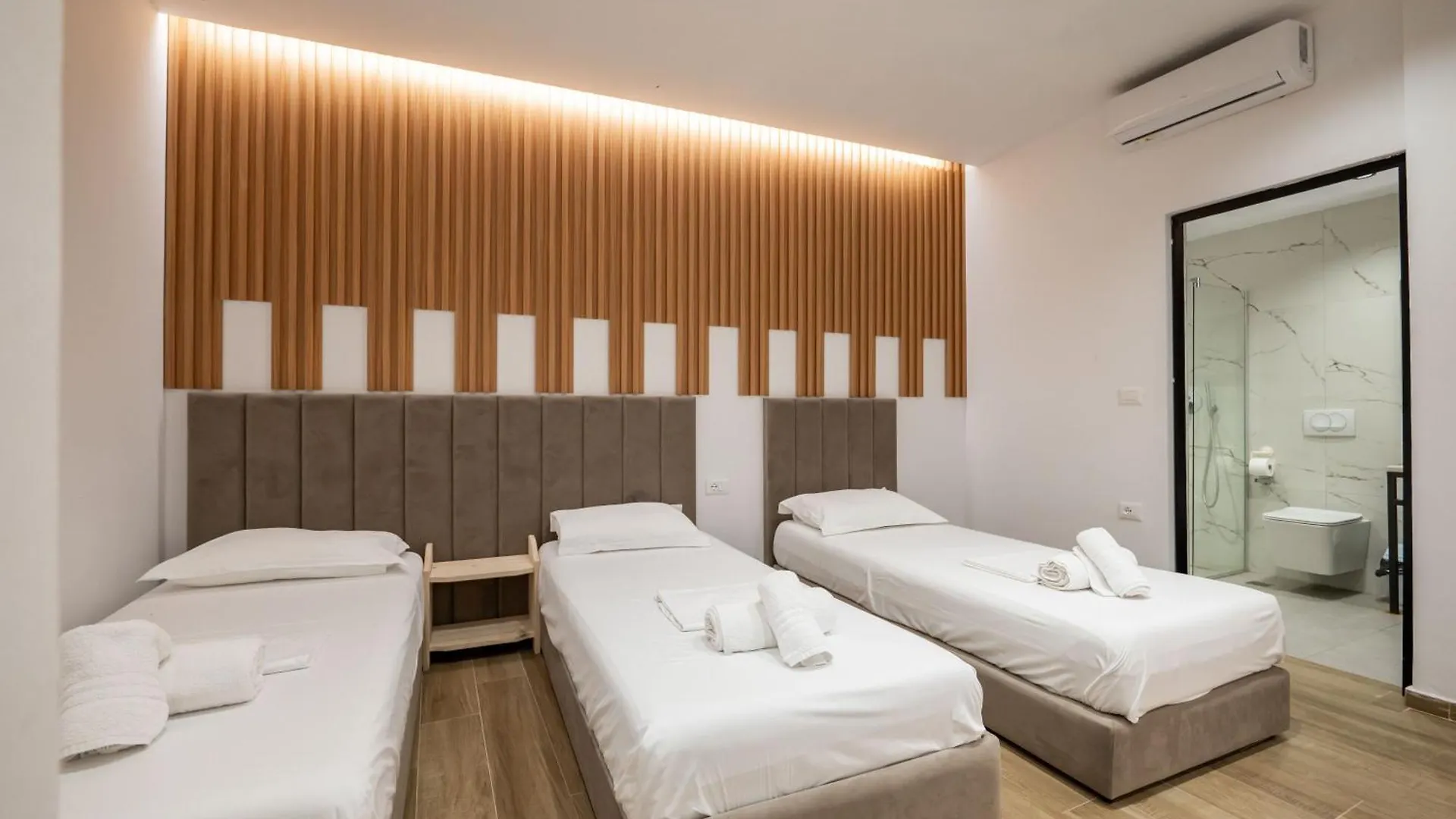 アパート Golden Sun Rooms Sarandë