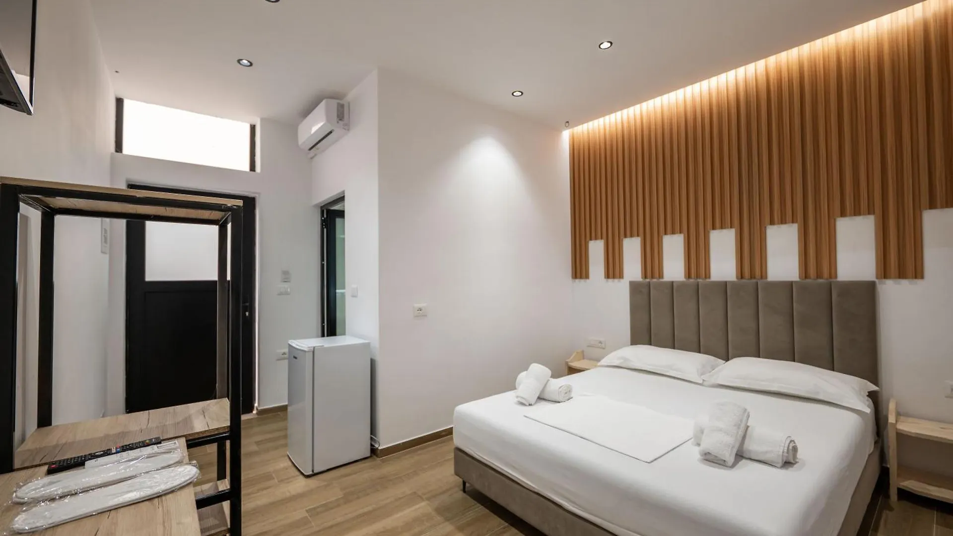 Golden Sun Rooms Sarandë