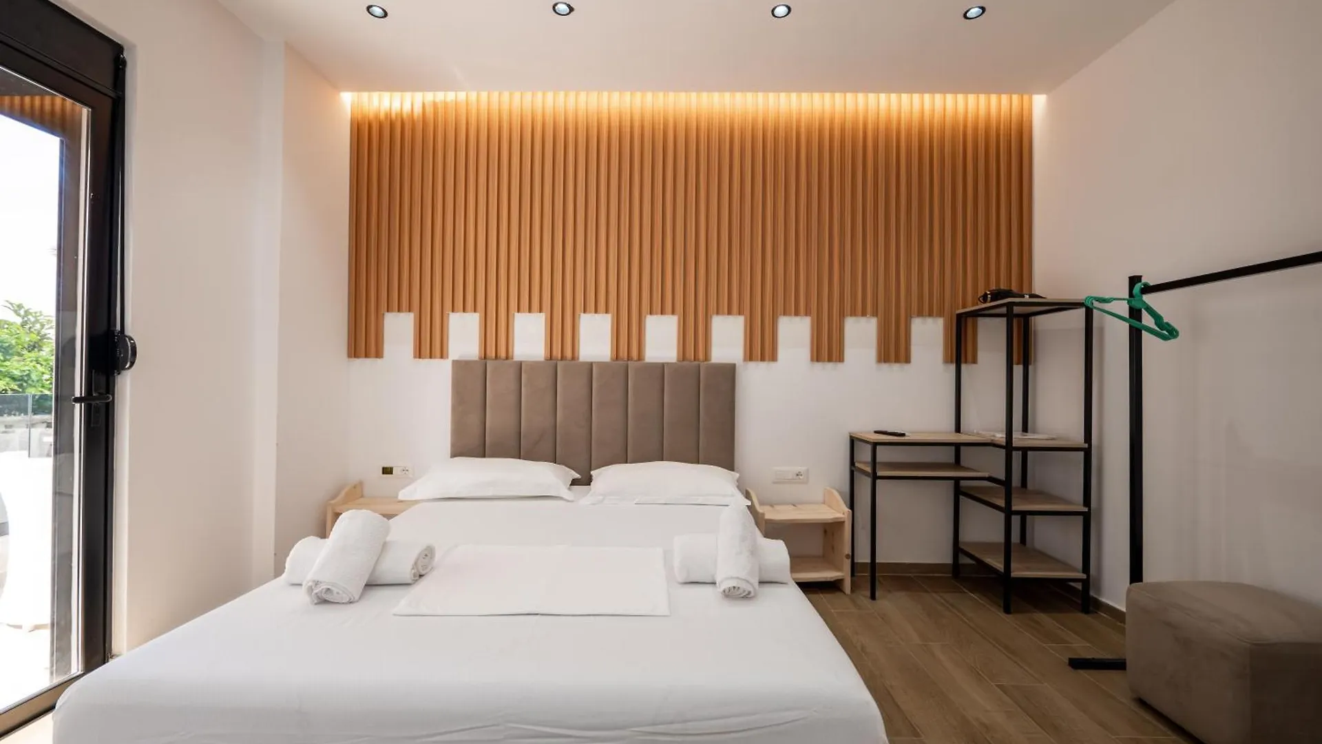 Golden Sun Rooms Sarandë アルバニア