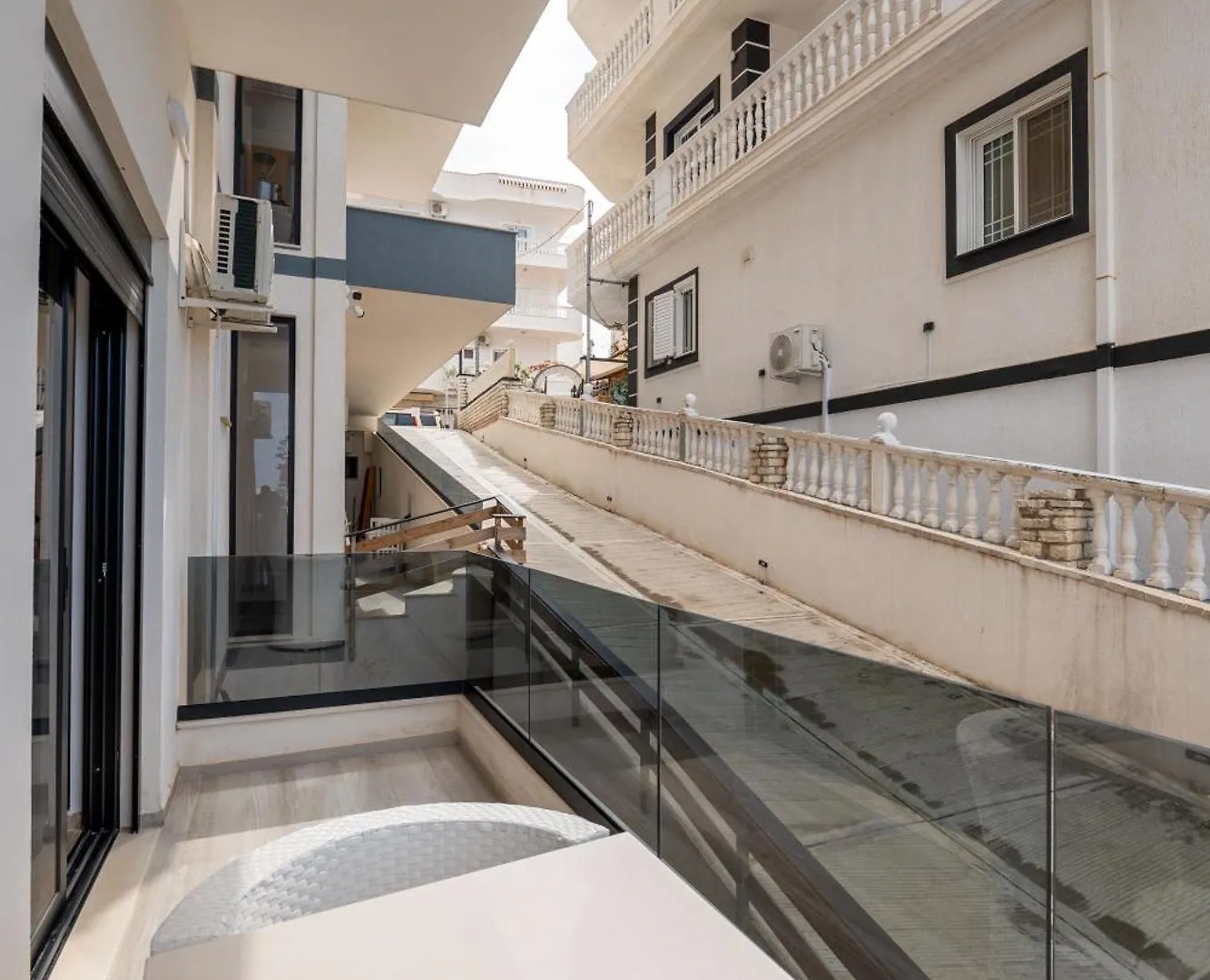 Golden Sun Rooms Sarandë