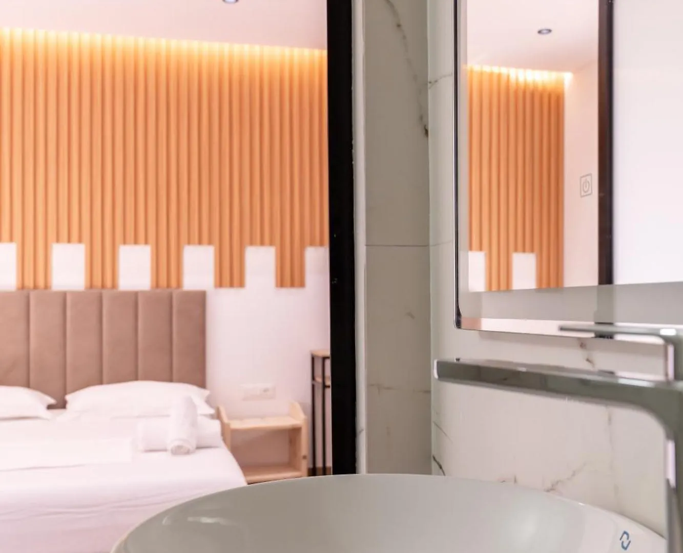 Golden Sun Rooms Sarandë