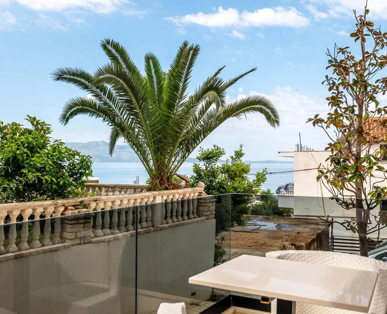 Golden Sun Rooms Sarandë Appartement