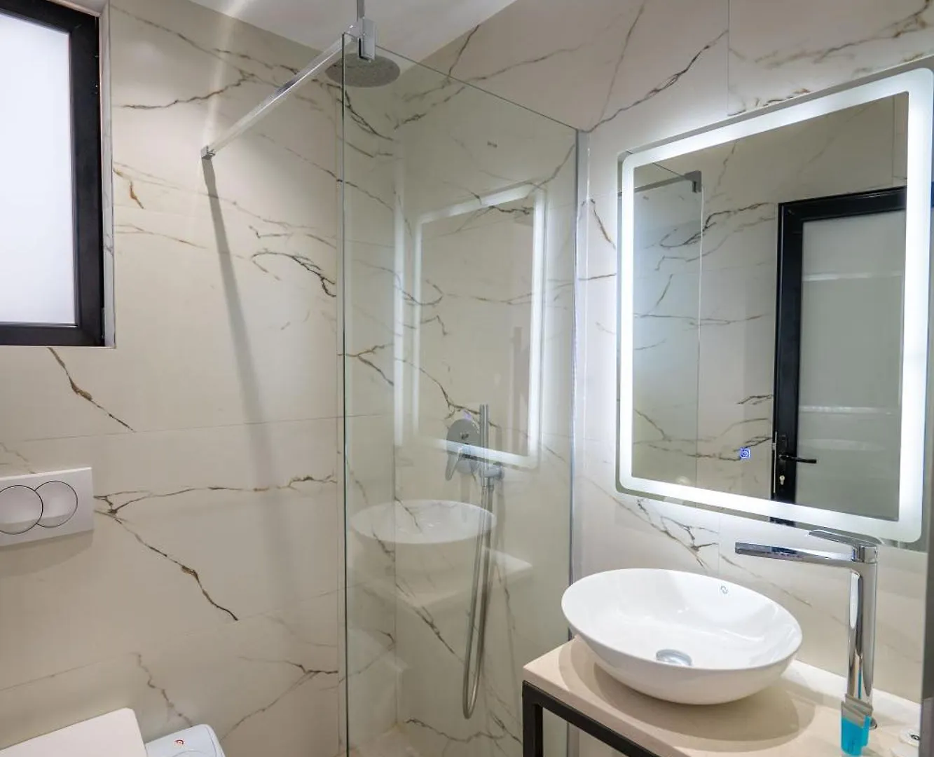 Golden Sun Rooms Sarandë 0*,  アルバニア